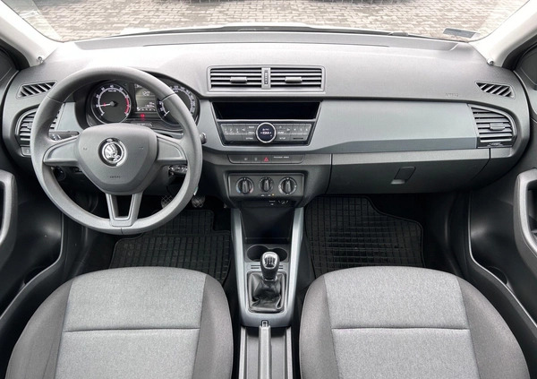Skoda Fabia cena 39900 przebieg: 119370, rok produkcji 2018 z Książ Wielkopolski małe 407